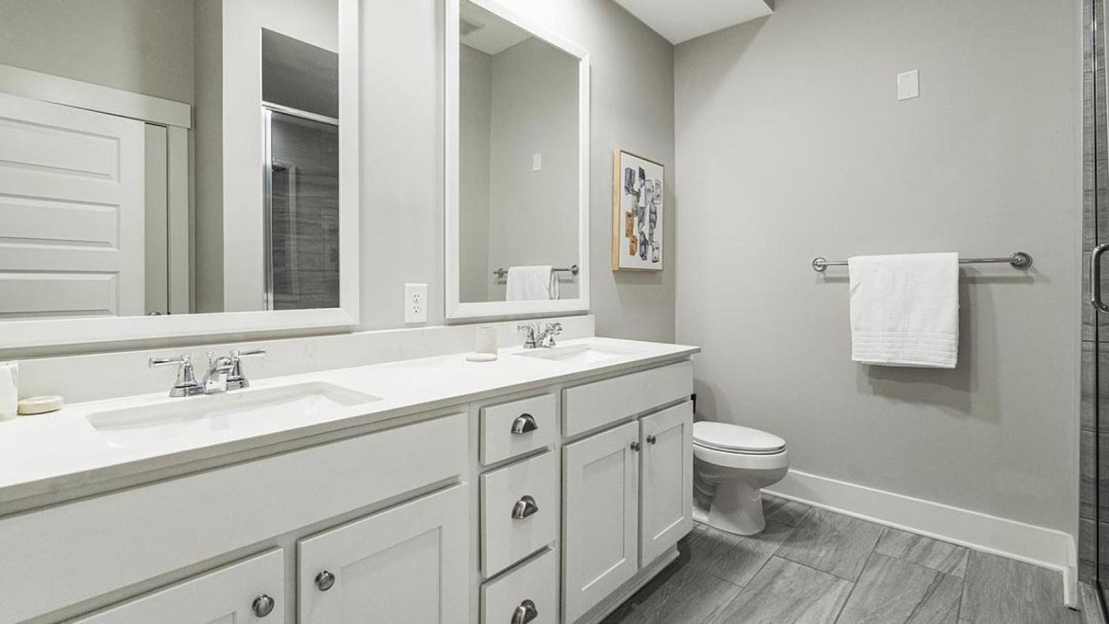 Landing Modern Apartment With Amazing Amenities Franklin Exterior photo