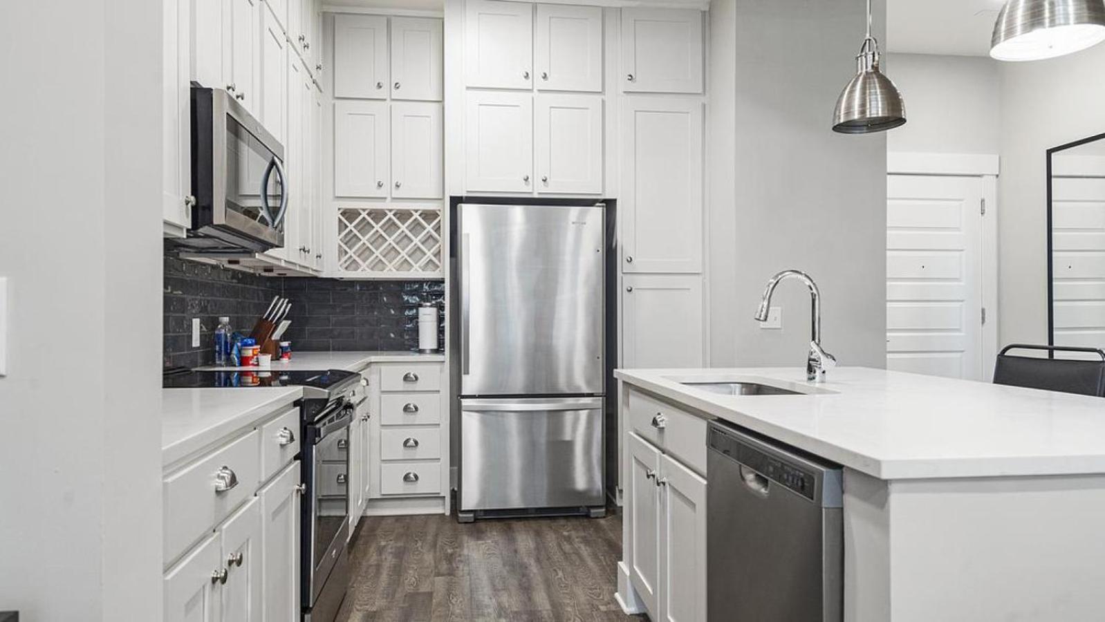 Landing Modern Apartment With Amazing Amenities Franklin Exterior photo