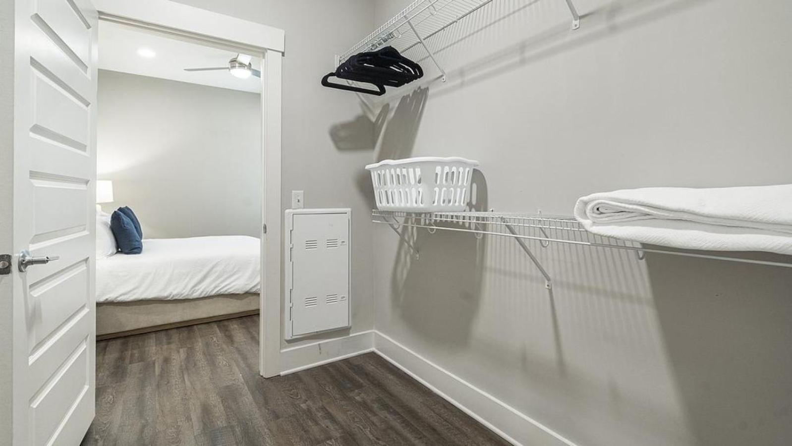 Landing Modern Apartment With Amazing Amenities Franklin Exterior photo