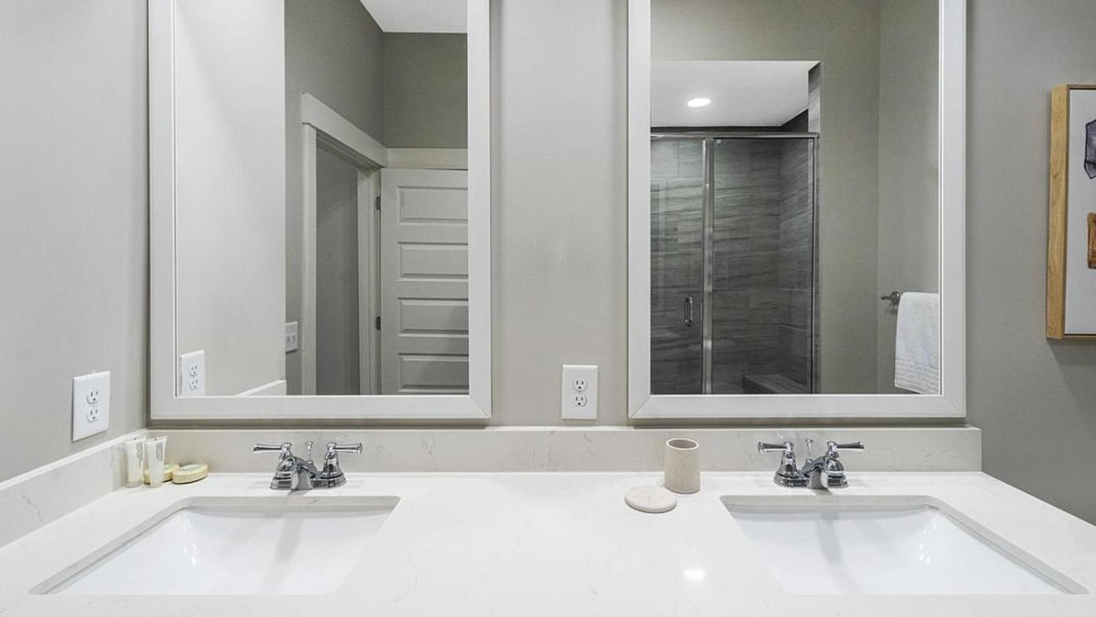 Landing Modern Apartment With Amazing Amenities Franklin Exterior photo