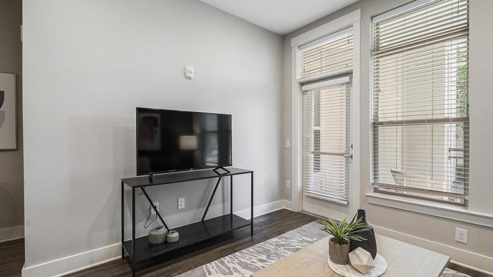 Landing Modern Apartment With Amazing Amenities Franklin Exterior photo