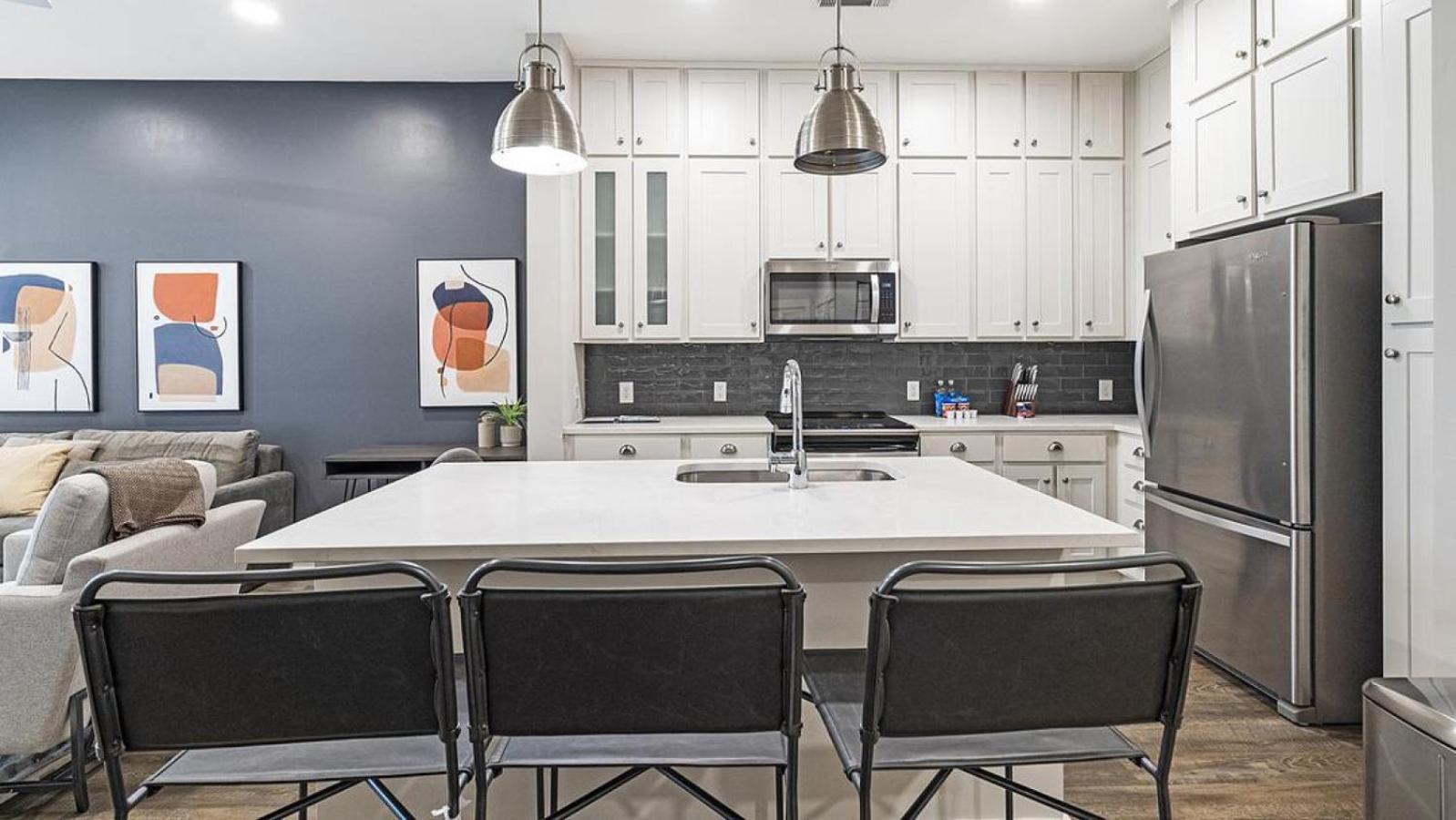 Landing Modern Apartment With Amazing Amenities Franklin Exterior photo