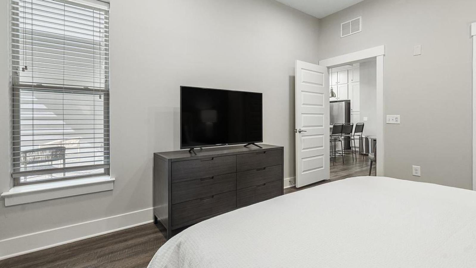 Landing Modern Apartment With Amazing Amenities Franklin Exterior photo